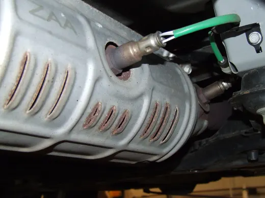 Catalytic Converter with O2 Sensor